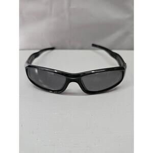 Unbranded Black Wrap Sunglasses – Dark Gray Lenses, Sporty Retro Style